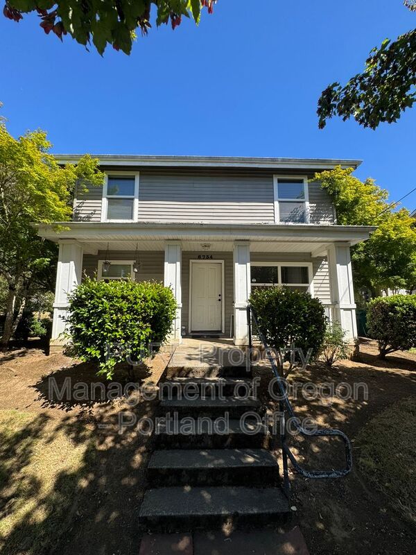 Portland House: 6734 N Montieth