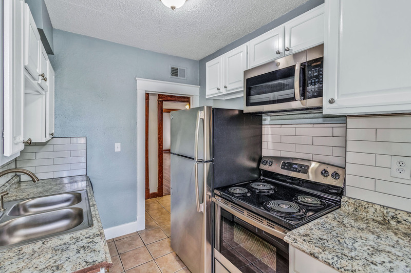 Kansas City Condo: 2710 Holmes St - 2S