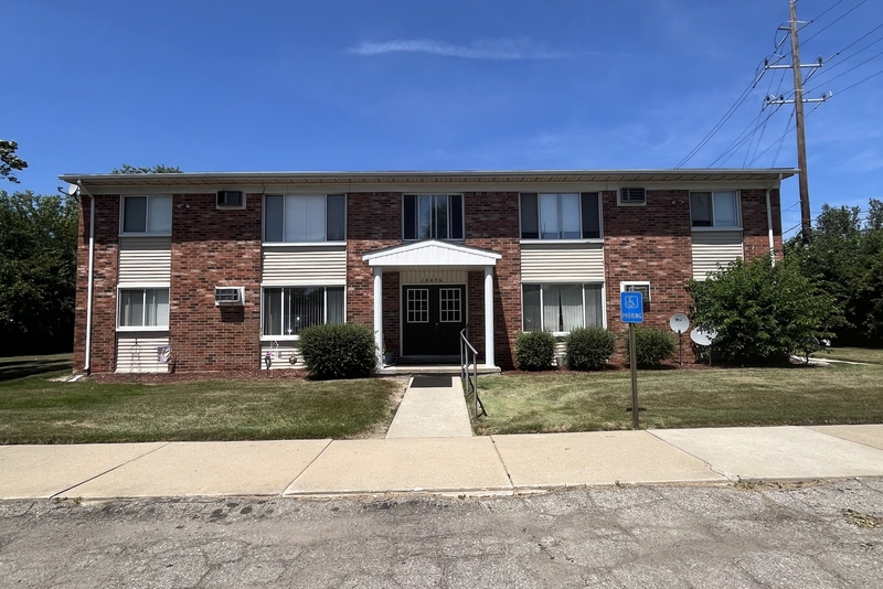 Woodhaven House: 18646 Van Horn Road