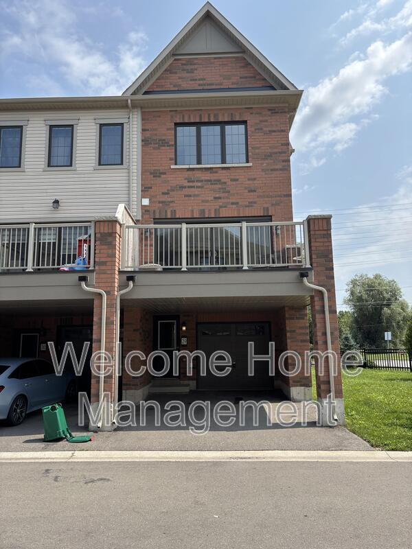Niagara Falls Condo: 8317 Mulberry Drive