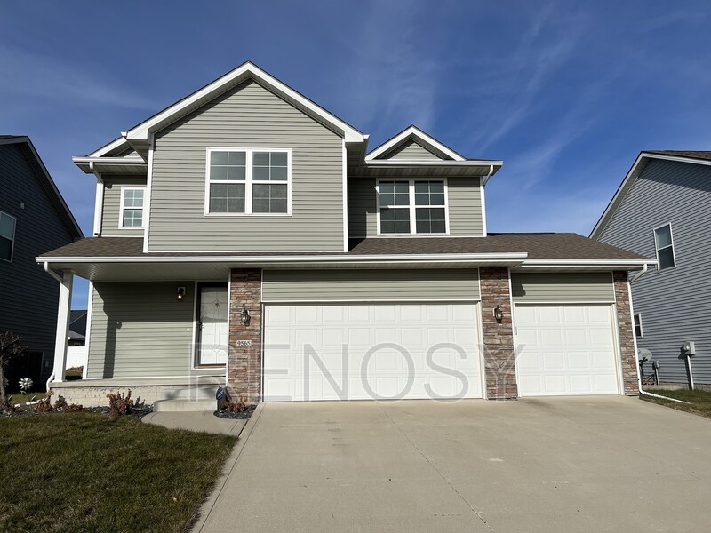 West Des Moines House: 9565 Red Sunset Ct