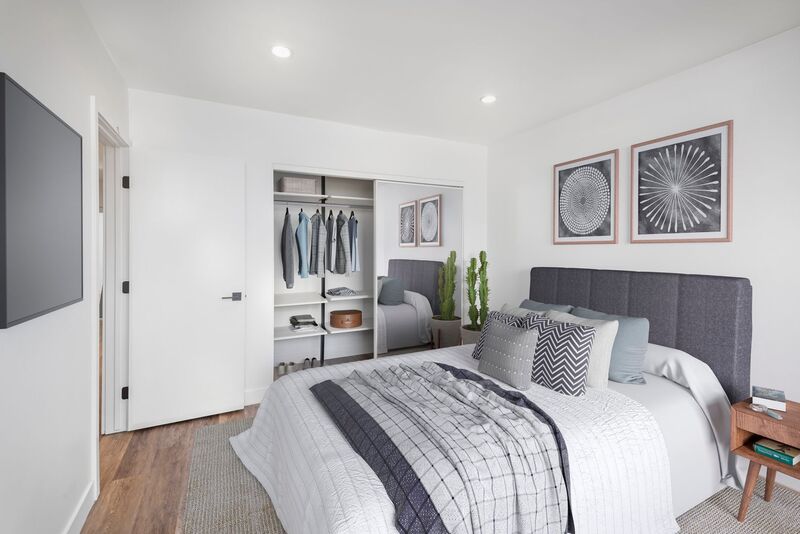 Los Angeles Condo: 1563 Gordon Street