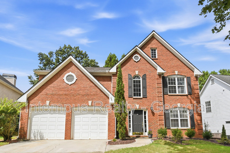 Kennesaw House: 3963 Lullwater Main NW