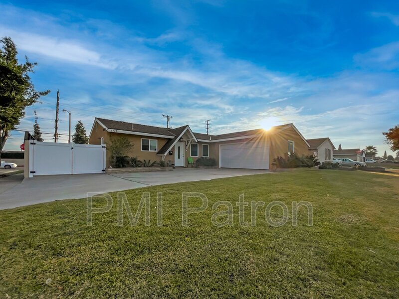 Buena Park House: 6724 Sequoia Drive