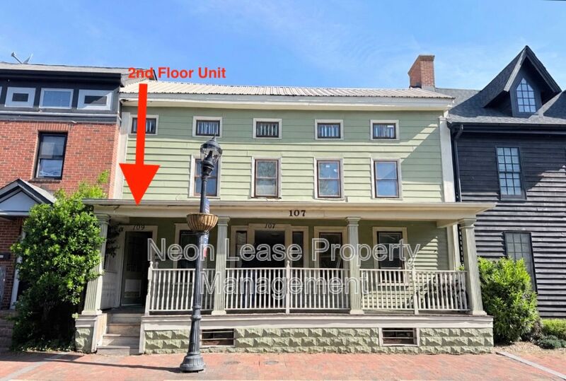 Milford House: 109 NW Front St