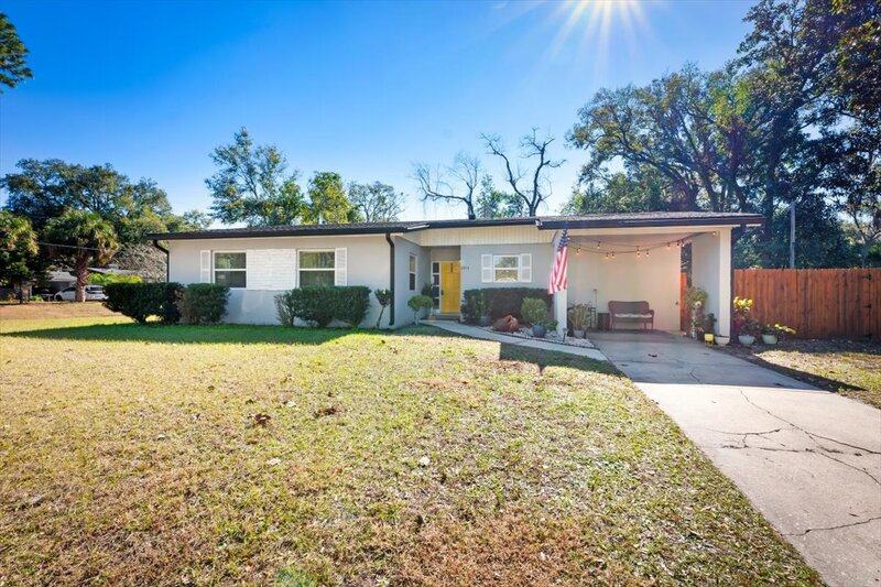 Jacksonville House: 2254 Clemson Road