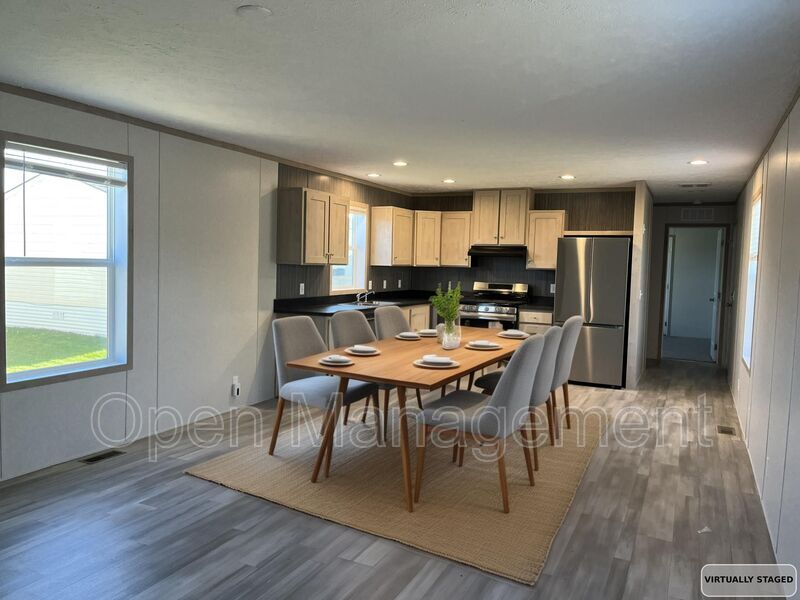 Superior House: 4015 Tower Ave