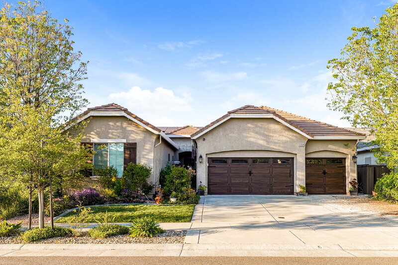 Roseville House: 6064 Cohasset Drive