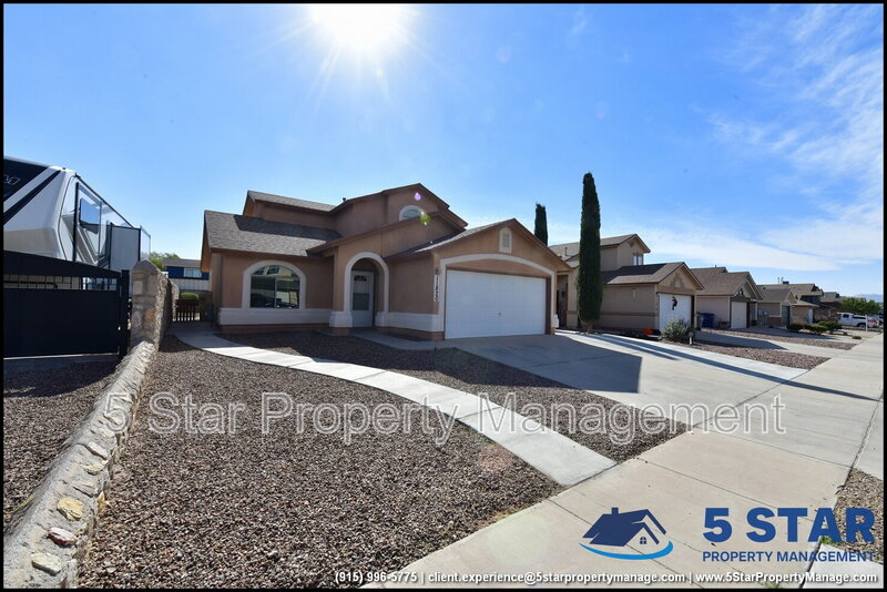 El Paso House: 11820 Mesquite Bush Drive !!