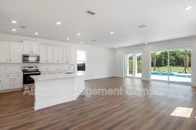 Kissimmee House: 857 Desert Mountain Ct