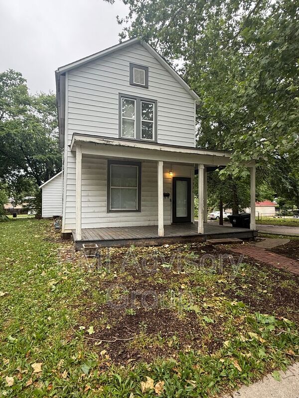 Topeka House: 1936 SW Clay St