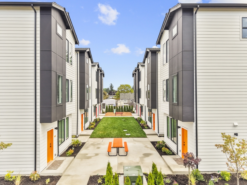 Lakewood Condo: Birds Mill 7529 Grange Street West