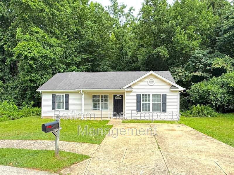 Charlotte House: 5211 Windy Valley Dr