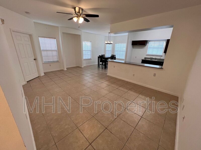 Great Location! 2 bed/3 bath condo unit in Eckhert Place, a gated community - Preview 7