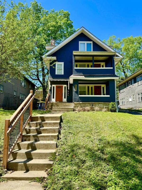 Kansas City Townhome: 5122 The Paseo