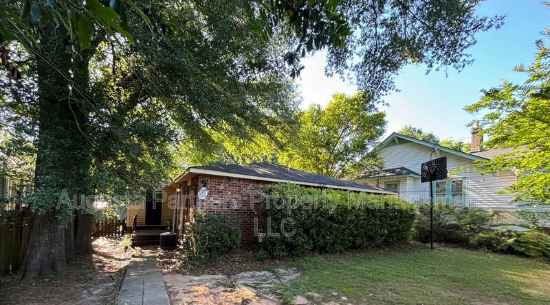 Augusta Condo: 1530 Whitney St