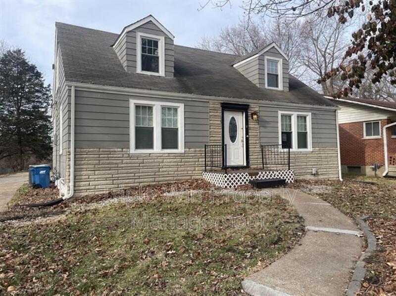 Saint Louis House: 19 South Schlueter Avenue