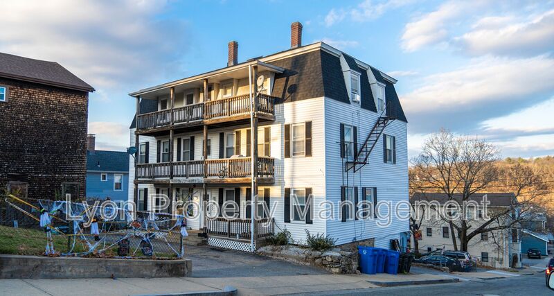 Lincoln Condo: 79 Summer St