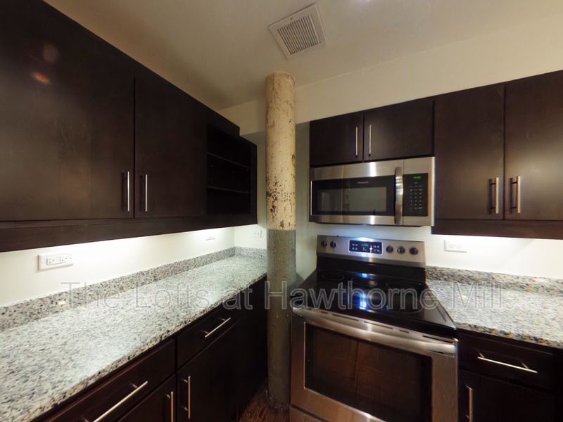 Charlotte Condo: 1101 Hawthorne Lane