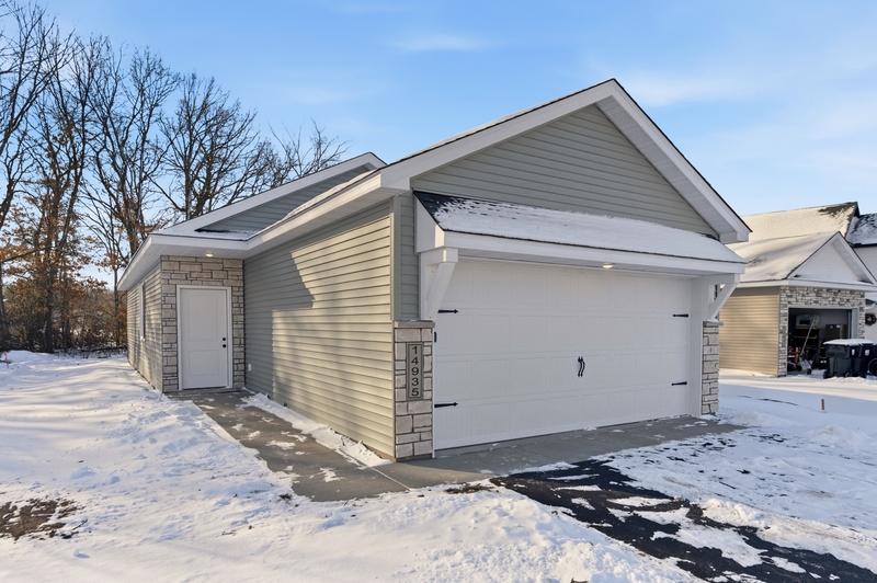 Becker House: 14935 117th St SE