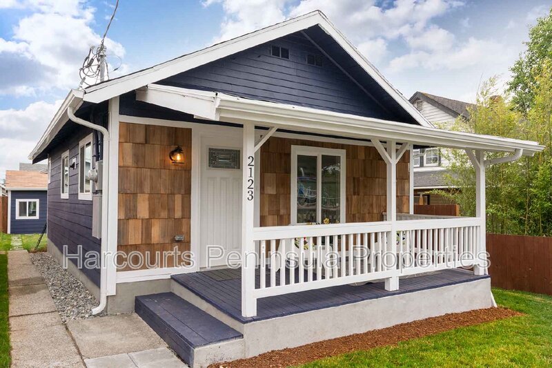 Bremerton House: 2123 8th St