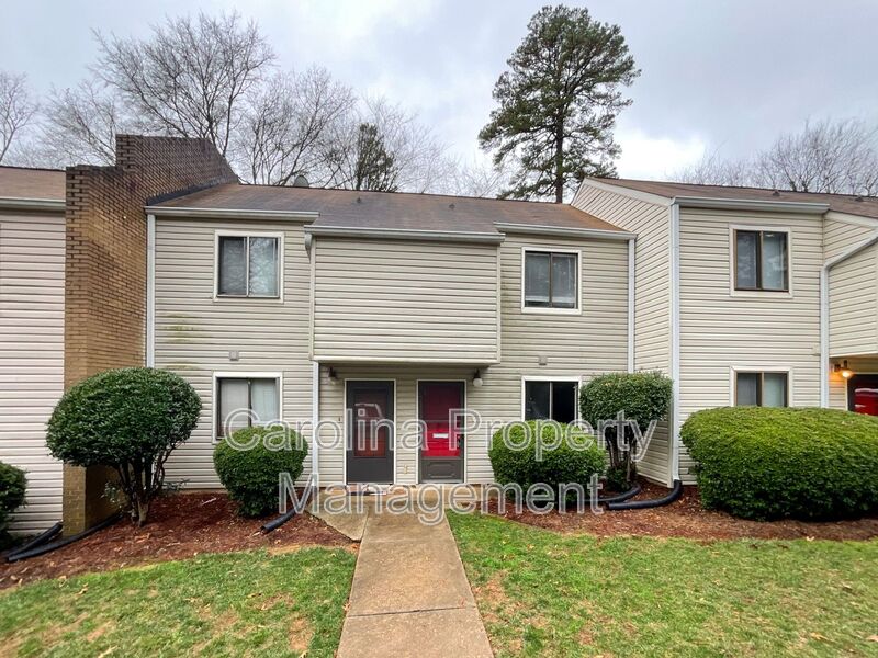 Charlotte Condo: 951 Hollywood St