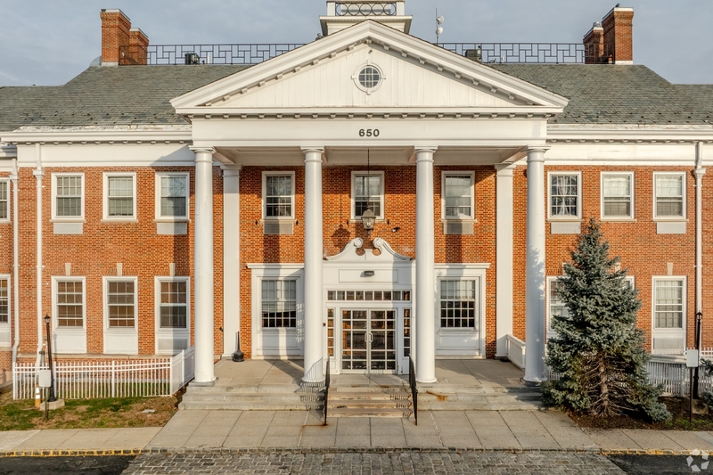 East Orange Condo: 650 Park Avenue - 208