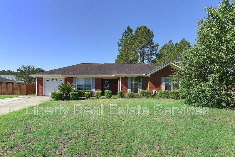 Hinesville House: 1948 Kingston Ln