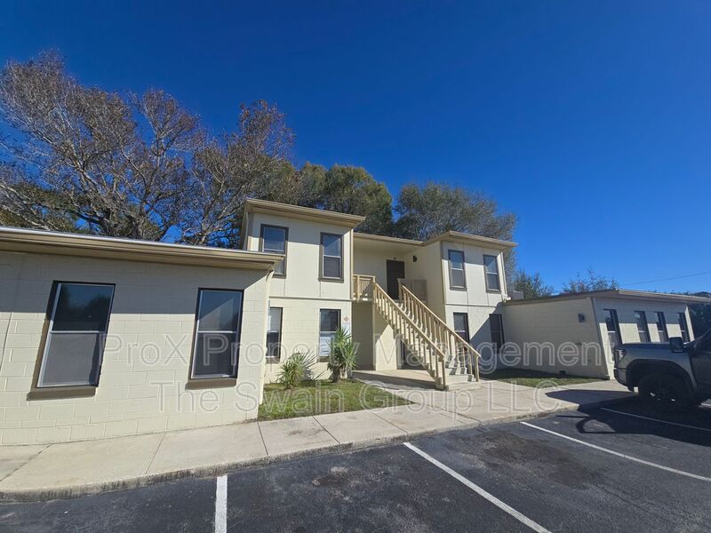 Haines City House: 401 W Florida Ave B5