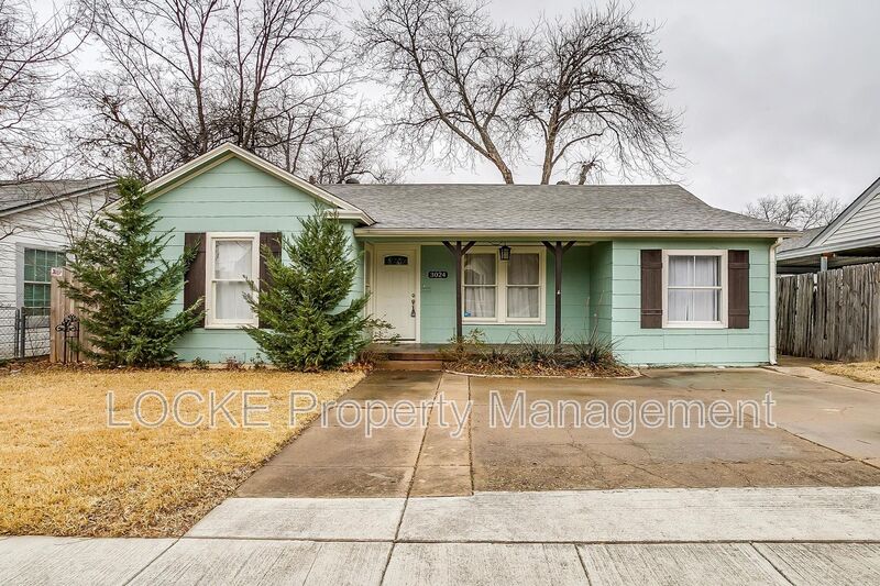 Fort Worth House: 3024 8th Ave
