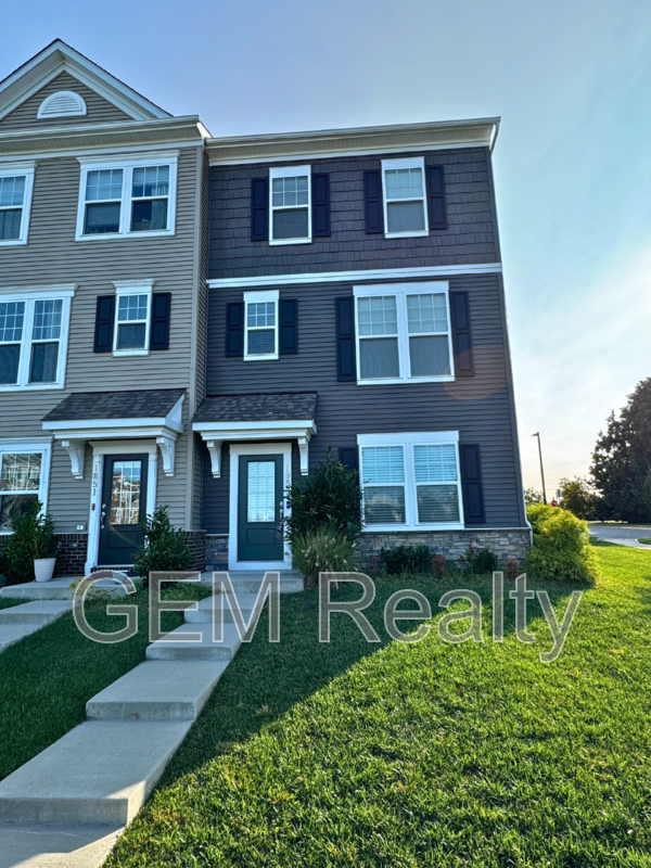 Fredericksburg Townhome: 1853 Sag Harbor Lane