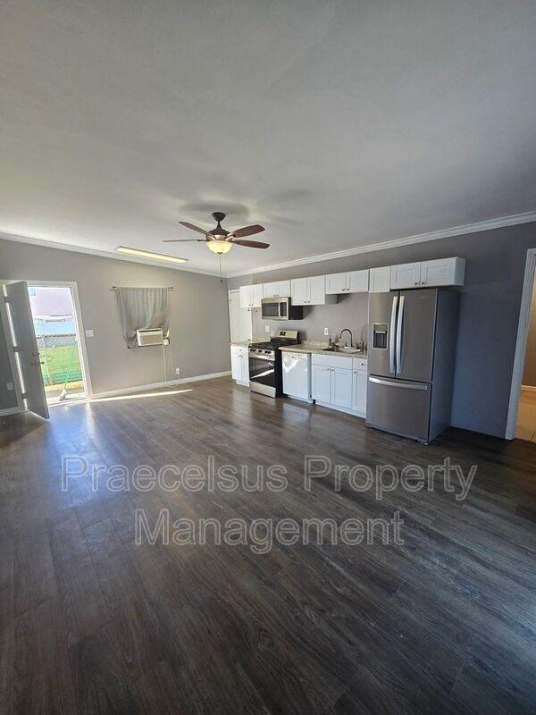 Chula Vista House: 37 East J Street