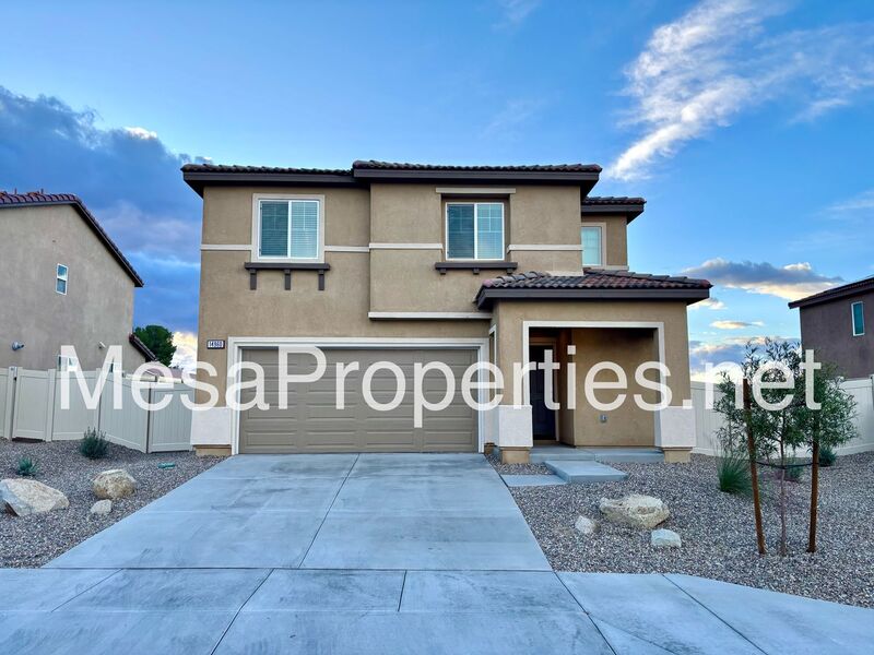 Adelanto House: 14960 Coppola St