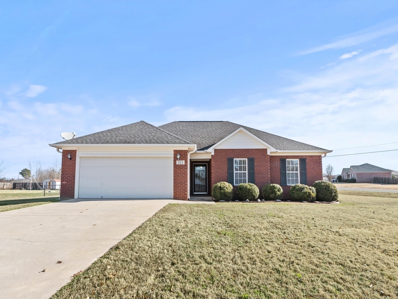 Huntsville House: 213 Steppe Court