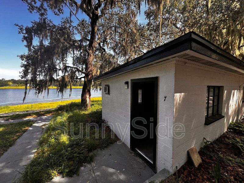 Orlando Condo: Unit 7 8105 W Colonial