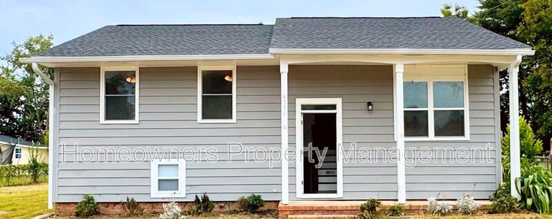 Fayetteville House: 4333 Belford Rd