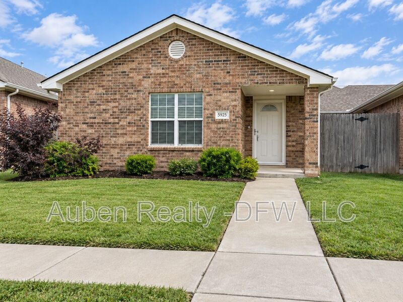 Amarillo House: 2806 Steves Way