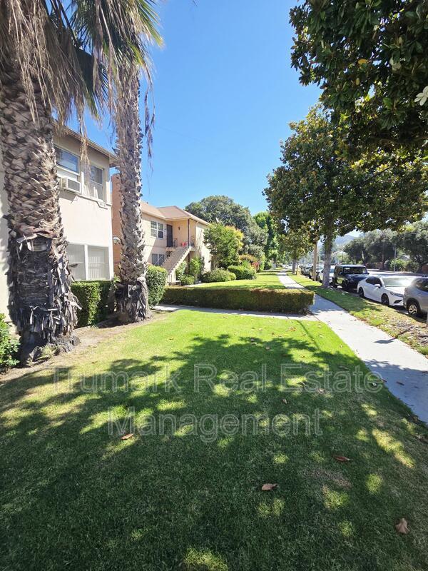 Glendale Condo: 919 N Glendale Ave