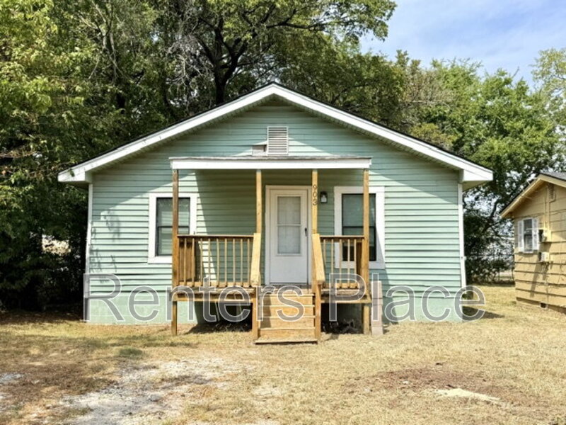 Claremore House: 903 N Owalla Ave