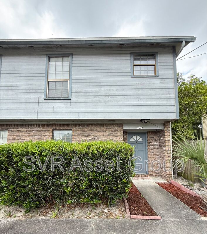 Jacksonville House: 6024 Duclay Rd