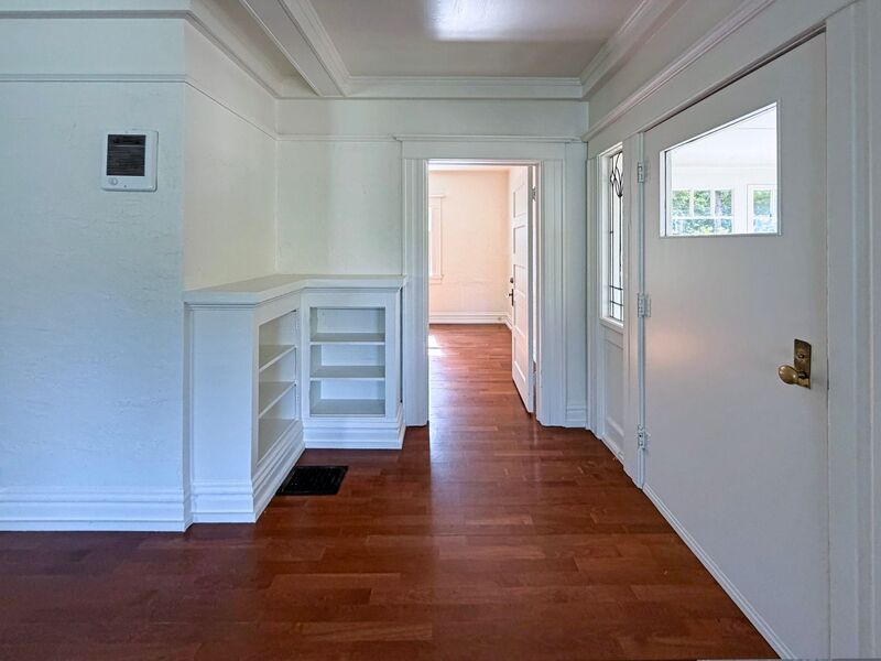 Photo 7 of rental home at 943 Washington Street