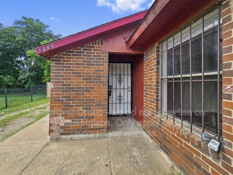 Fort Worth Condo: 1306 Meriweather Ave