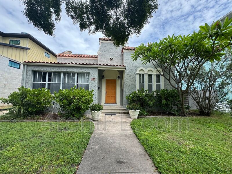 Tampa House: 125 Adalia Avenue