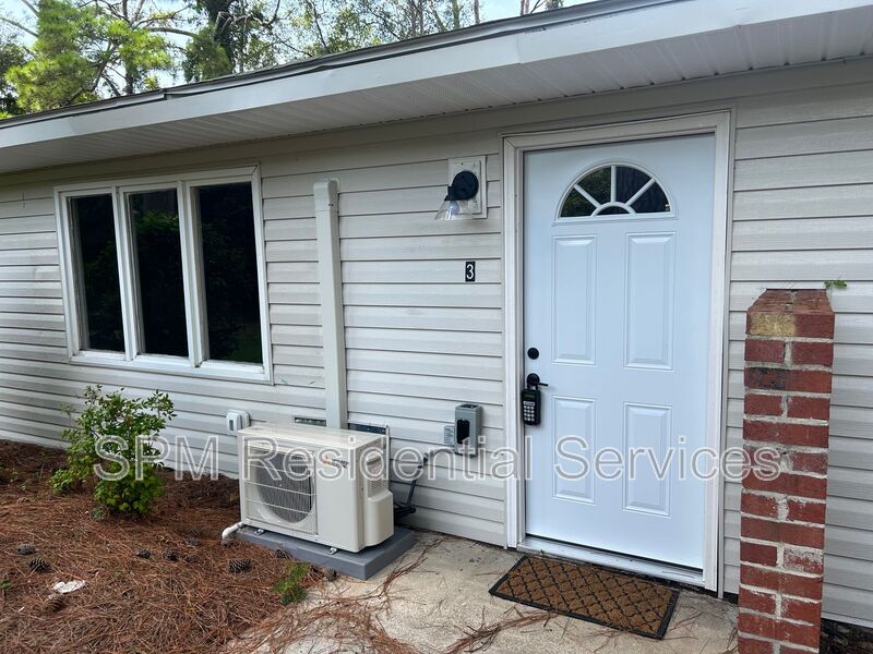 Southport Condo: 1330 N Howe St