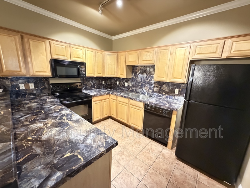 Baton Rouge Condo: 809 Summer Breeze Dr