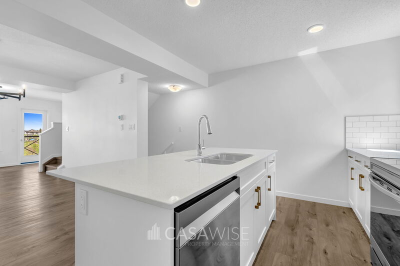 Edmonton House: 32