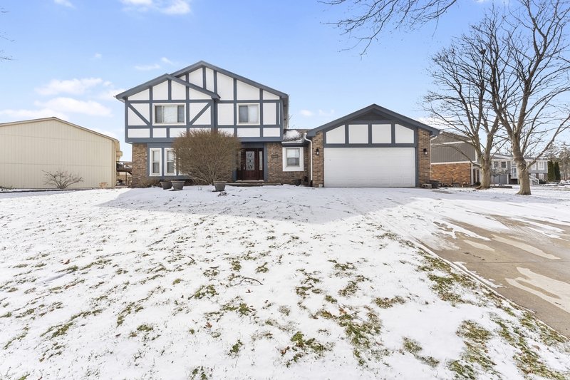 Novi House: 25845 Buckminster Dr.