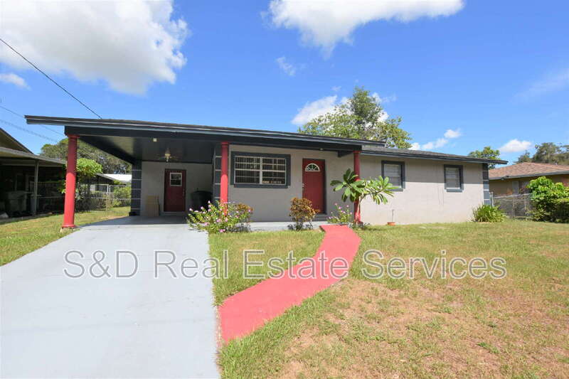 Bartow House: 1015 East Tee Circle