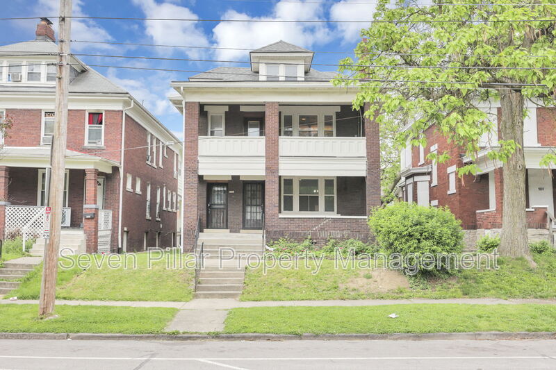 Columbus Townhome: 1801 N 4th St