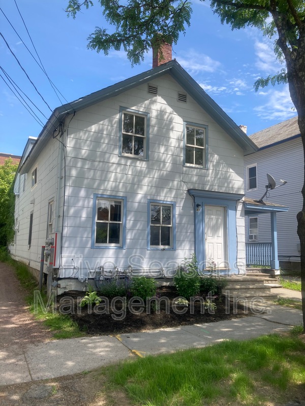 Burlington Condo: 48 Murray Street - 1